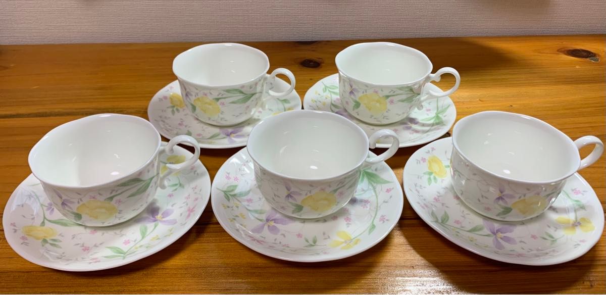 NARUMIナルミ ボーンチャイナ 花柄 カップ&ソーサー 5客セット NARUMIナルミ ボーンチャイナ 花柄 カップ&ソーサー 5客セット