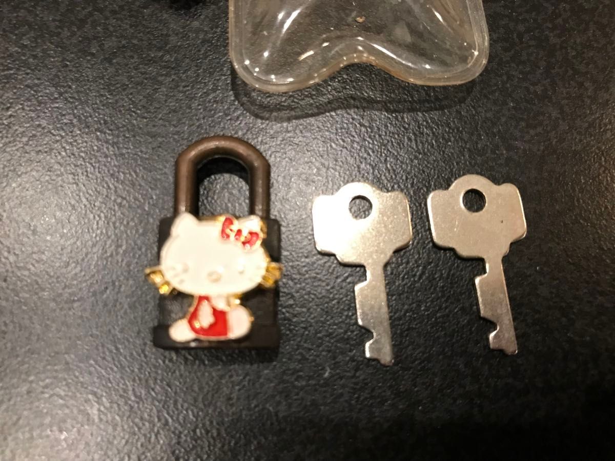 超レア！昭和レトロ美品  HELLO KITTY ハローキティ南京錠　鍵セット