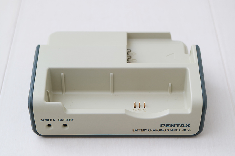 ＜ ペンタックス ＞ PENTAX USBクレードル BATTERY CHARGING STAND D-BC25の画像1