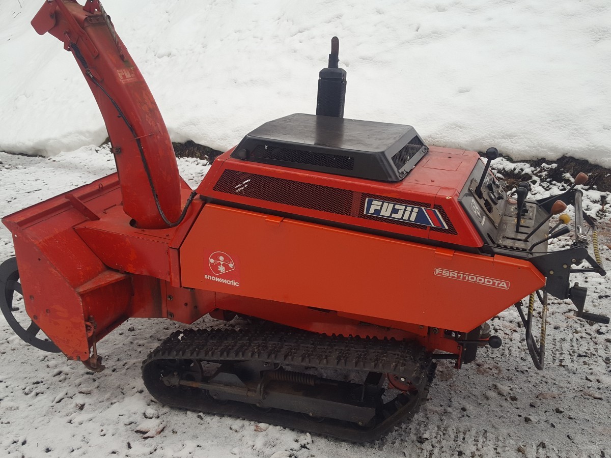Yahoo!オークション - フジイ除雪機FSR1100DTA 多分20馬力だと Yahoo!オークション - フジイ除雪機FSR1100DTA 多分20馬力だと