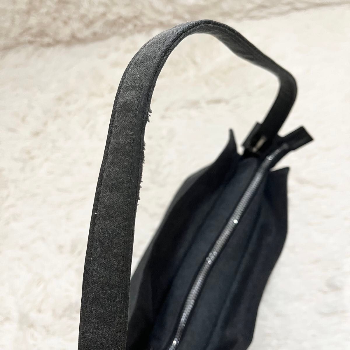 美品】FENDI マンマバケット ワンショルダー FFロゴ 美品】FENDI マンマバケット ワンショルダー FFロゴ