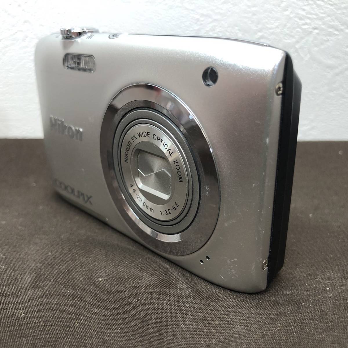 ●【MH-6409】ジャンク品 Nikon ニコン COOLPIX A100 コンパクトデジカメ クールピクス 画面エラー【レターパックプラス可】_画像2