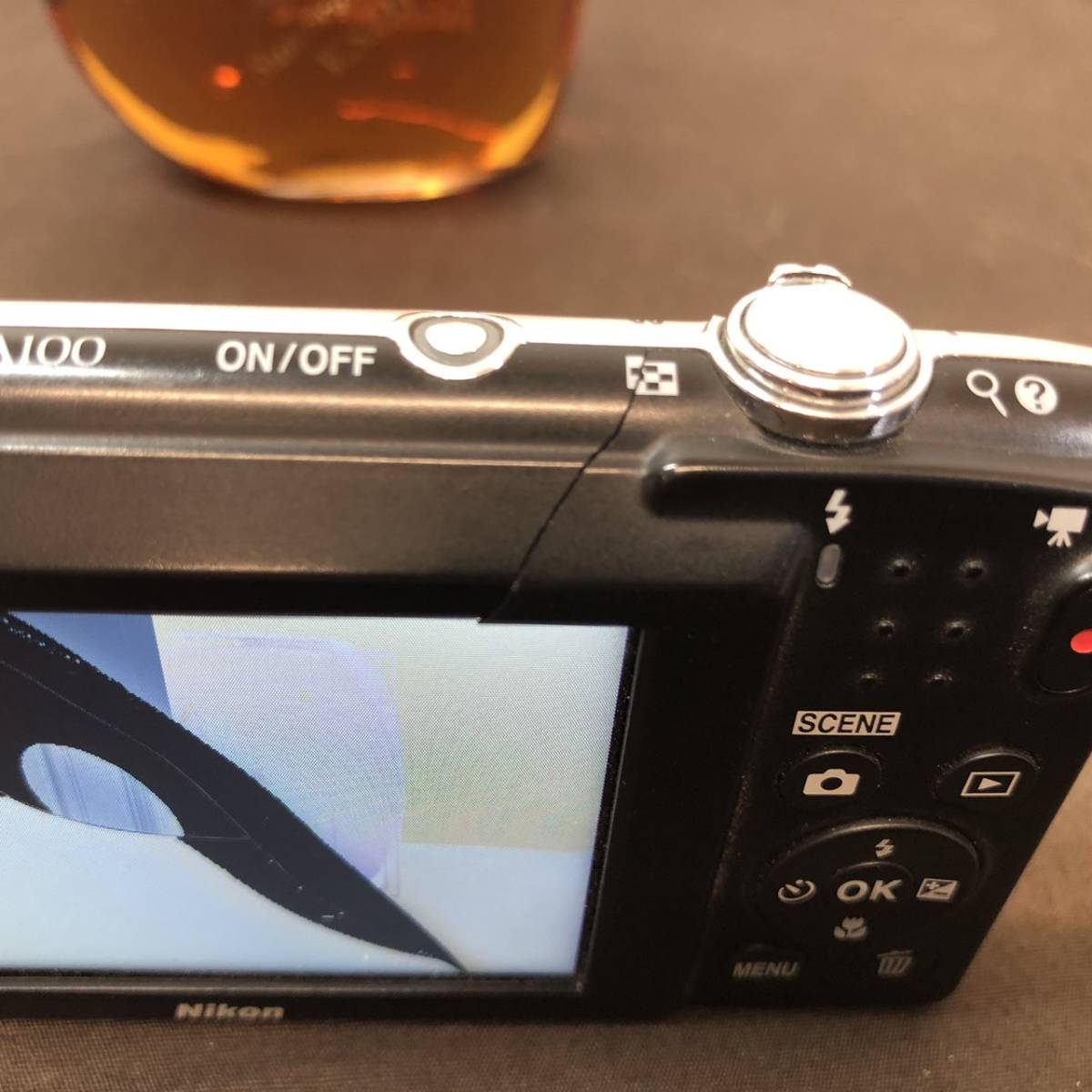 ●【MH-6409】ジャンク品 Nikon ニコン COOLPIX A100 コンパクトデジカメ クールピクス 画面エラー【レターパックプラス可】_画像9