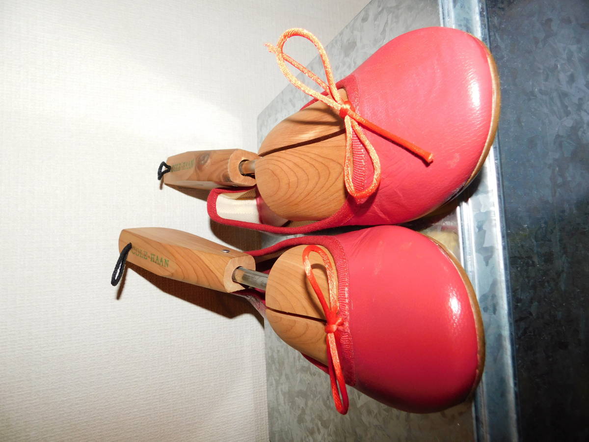 Lolita Milano 37 イタリア製　赤　バレエシューズ　パンプス 靴　ロリータ　ミラノ　Made in Italy 試着のみの美品　ローヒール_画像1