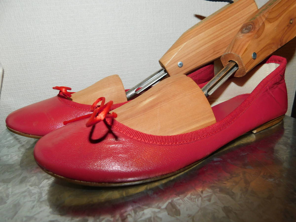 Lolita Milano 37 イタリア製　赤　バレエシューズ　パンプス 靴　ロリータ　ミラノ　Made in Italy 試着のみの美品　ローヒール_画像2