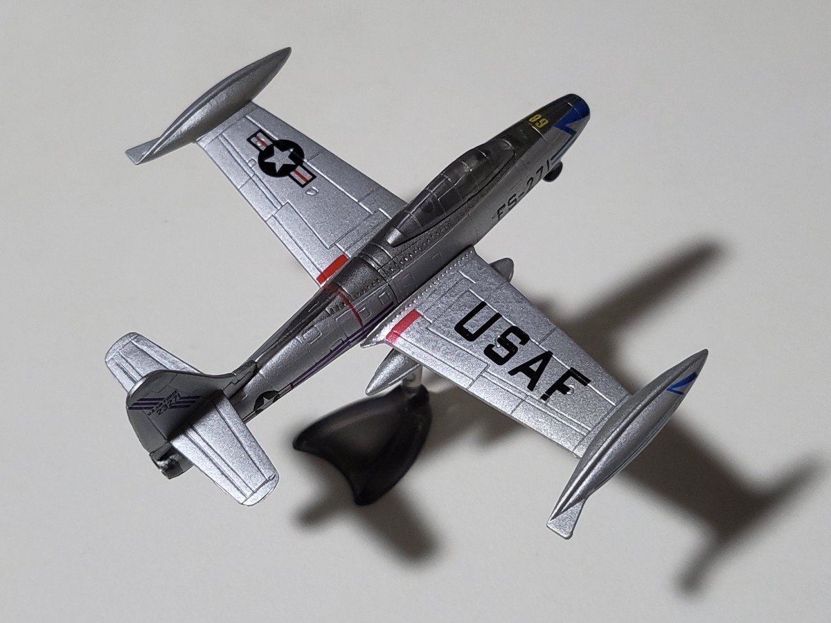【美品】チョコエッグ　戦闘機シリーズ　第3弾　F-84G サンダージェット　解説書付き　フィギュア_画像3