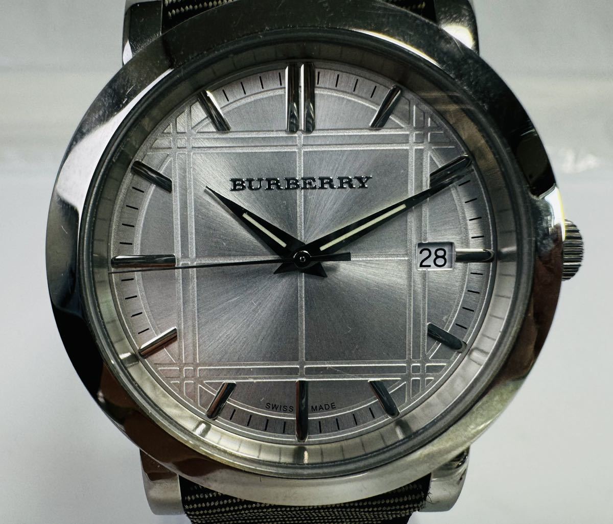 Ψ BURBERRY バーバリー 腕時計 メンズ BU1378 デイト チェック柄 ホワイト文字盤 メンズ腕時計箱・説明書付/255575/117-41_画像2