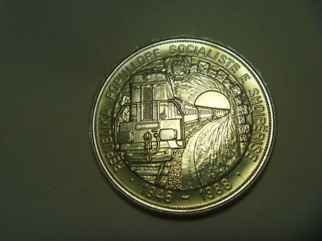 アルバニア鉄道記念硬貨 5レク 古銭 記念貨幣 大型コイン 外国貨幣 外国銭 同梱割引あり