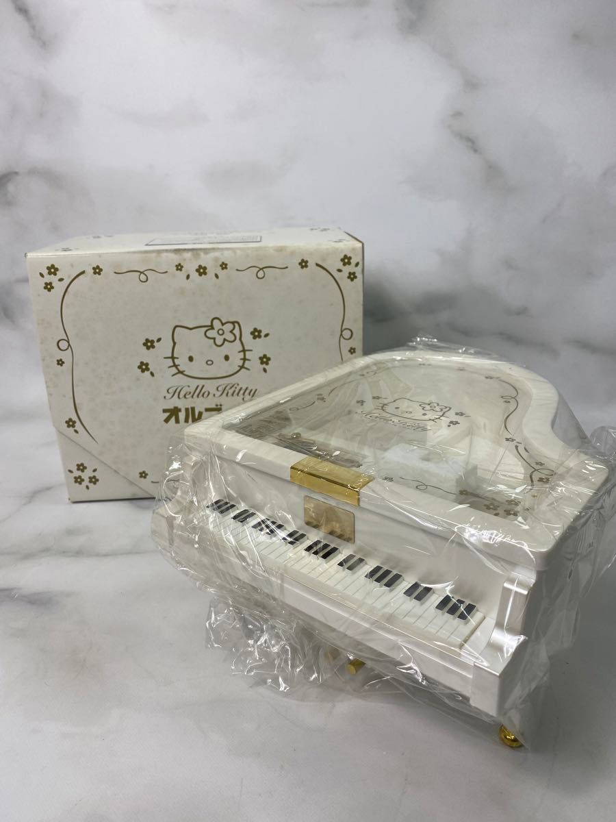 Lady mate ハローキティ オルゴール付きピアノ型ジュエリー Lady mate ハローキティ オルゴール付きピアノ型ジュエリー