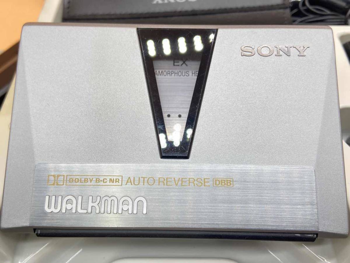 A162［動作未確認品］SONY WALKMAN WM-550C 箱付　現状品　写真が全て　不足部品ある可能性あります　ジャンク　ウォークマン_画像3