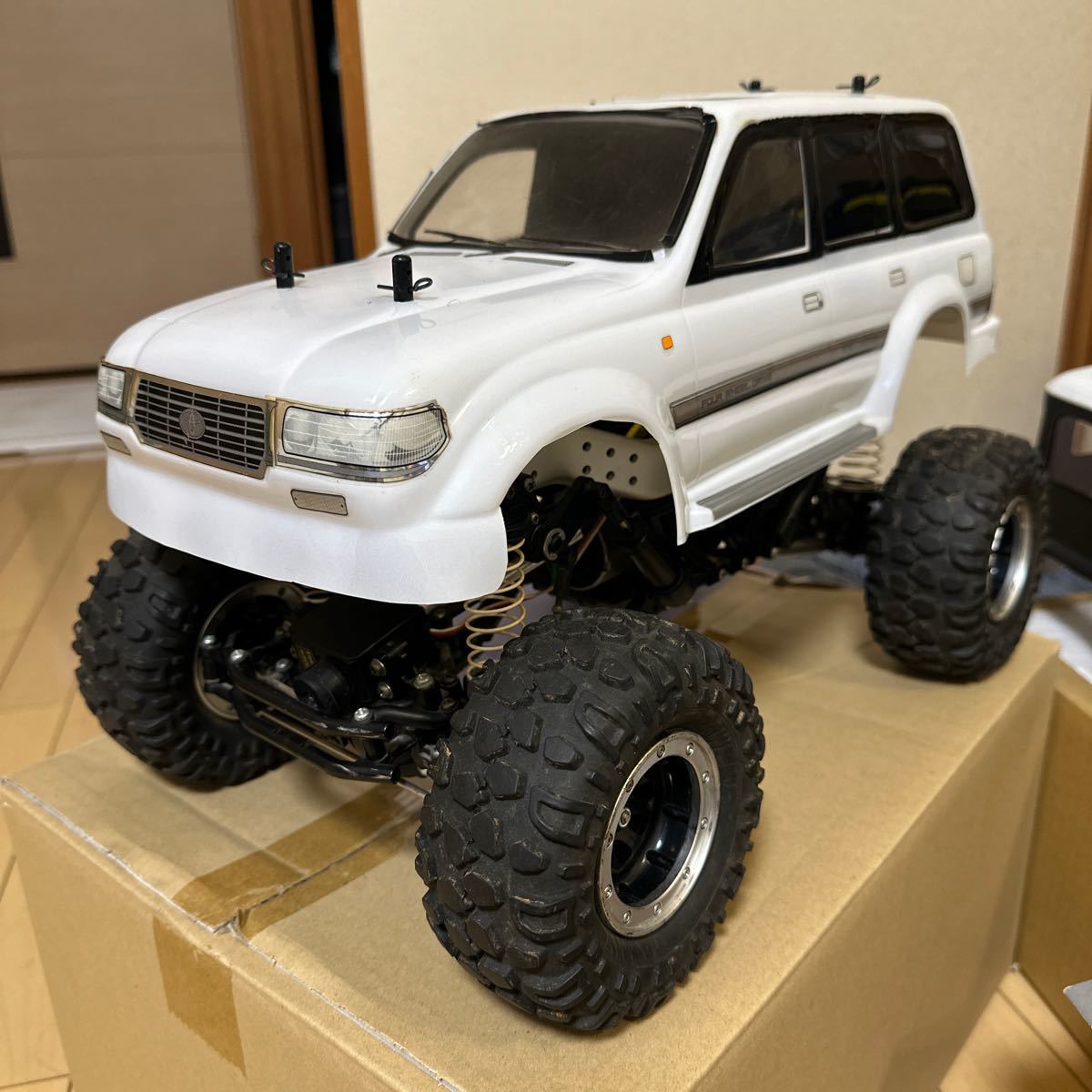 タミヤ CR-01 1/10 電動RC 4x4 オフロードクローラー ランドクルーザー 80ボディ/40ボディ 4WD トヨタ ランクル LC80/40 メカ付き_画像1