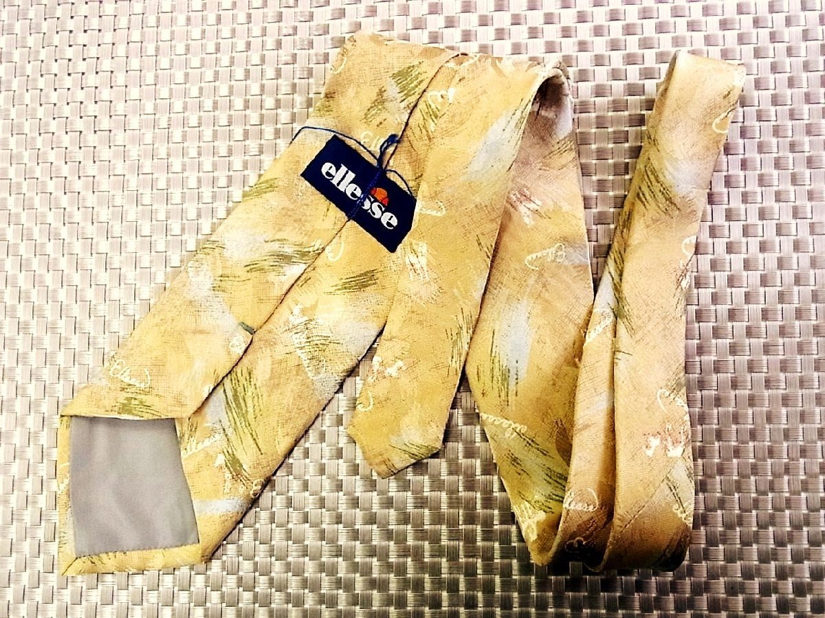 ♪1381S♪新品【植物 花 葉っぱ 柄】エレッセ【ellesse】ネクタイ_画像2