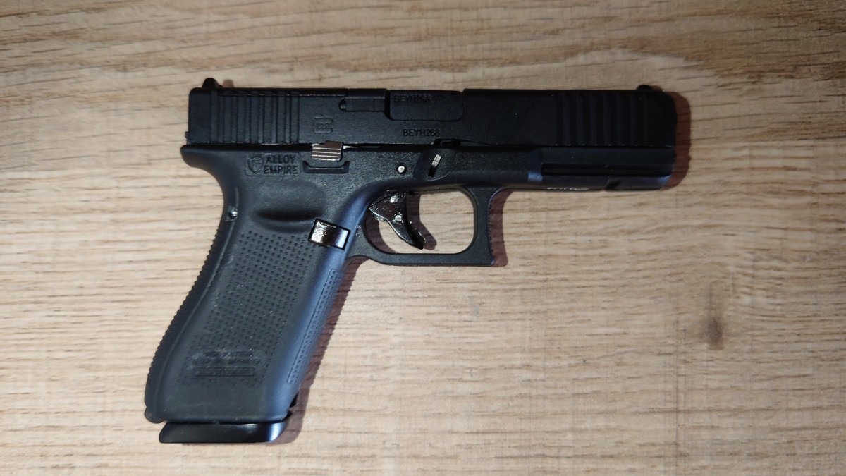数量限定価格 精巧1/2スケール ミニチュアモデルガン Glock17 数量限定価格 精巧1/2スケール ミニチュアモデルガン Glock17