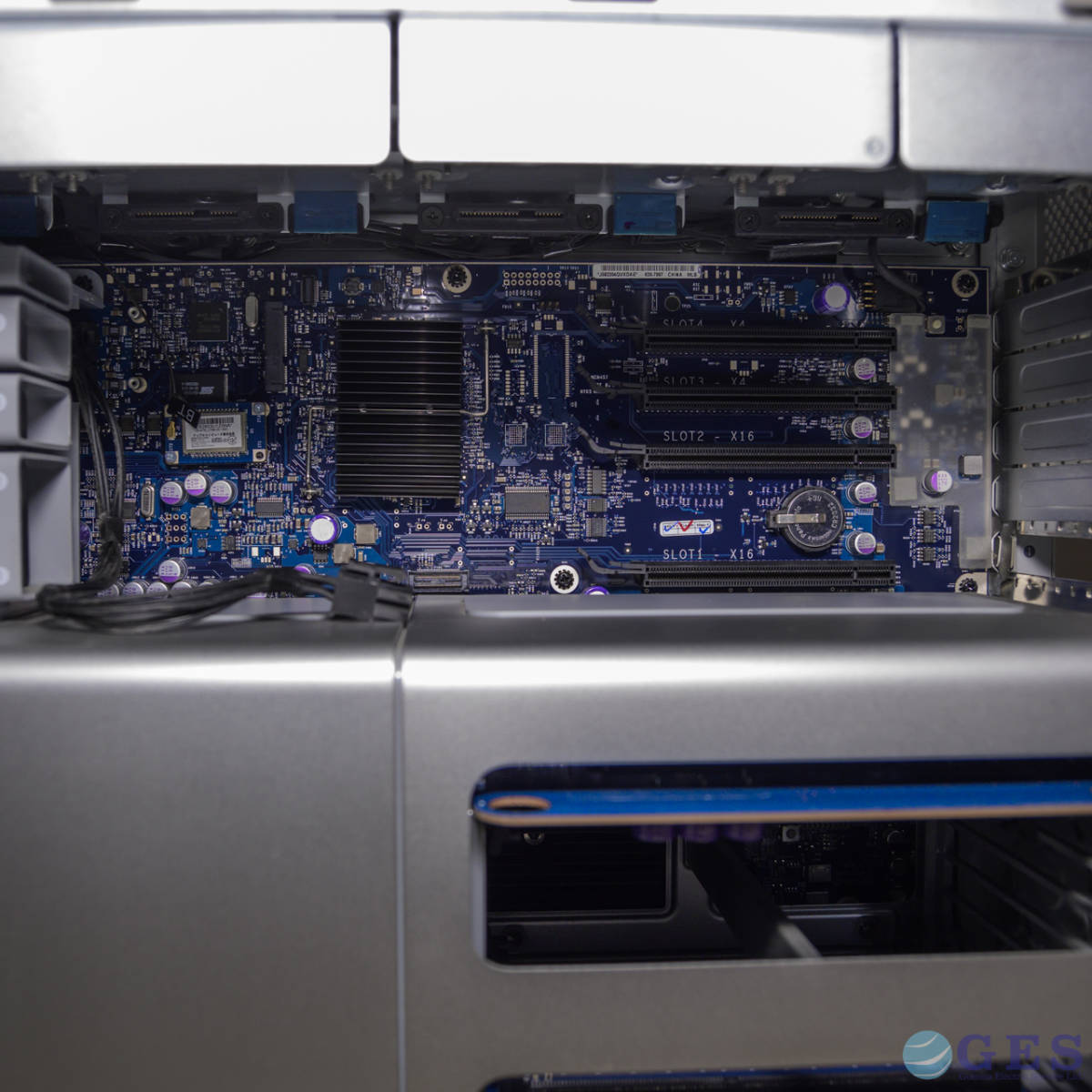 【J-1】Apple Mac Pro 2008 Intel Xeon X5472 3.0GHz HDDなし RAMなし グラフィックボードなし【現状品/ジャンク品】_画像8