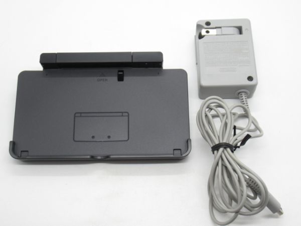 AA 12-8 ニンテンドー NINTENDO 3DS コスモブラック 初期化済 付属品すべて有り 箱 取扱説明書 充電器 2GBメモリーカード 携帯ゲーム機_画像8