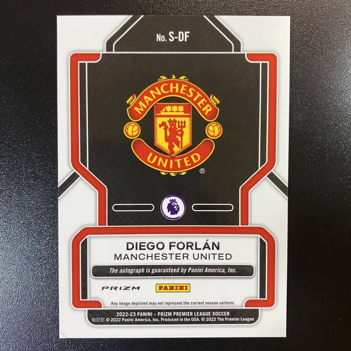 2022-23 Prizm EPL Diego FORLAN Silver Breakaway Autograph Manchester United Auto 直筆サインカード ディエゴ・フォルラン_画像2