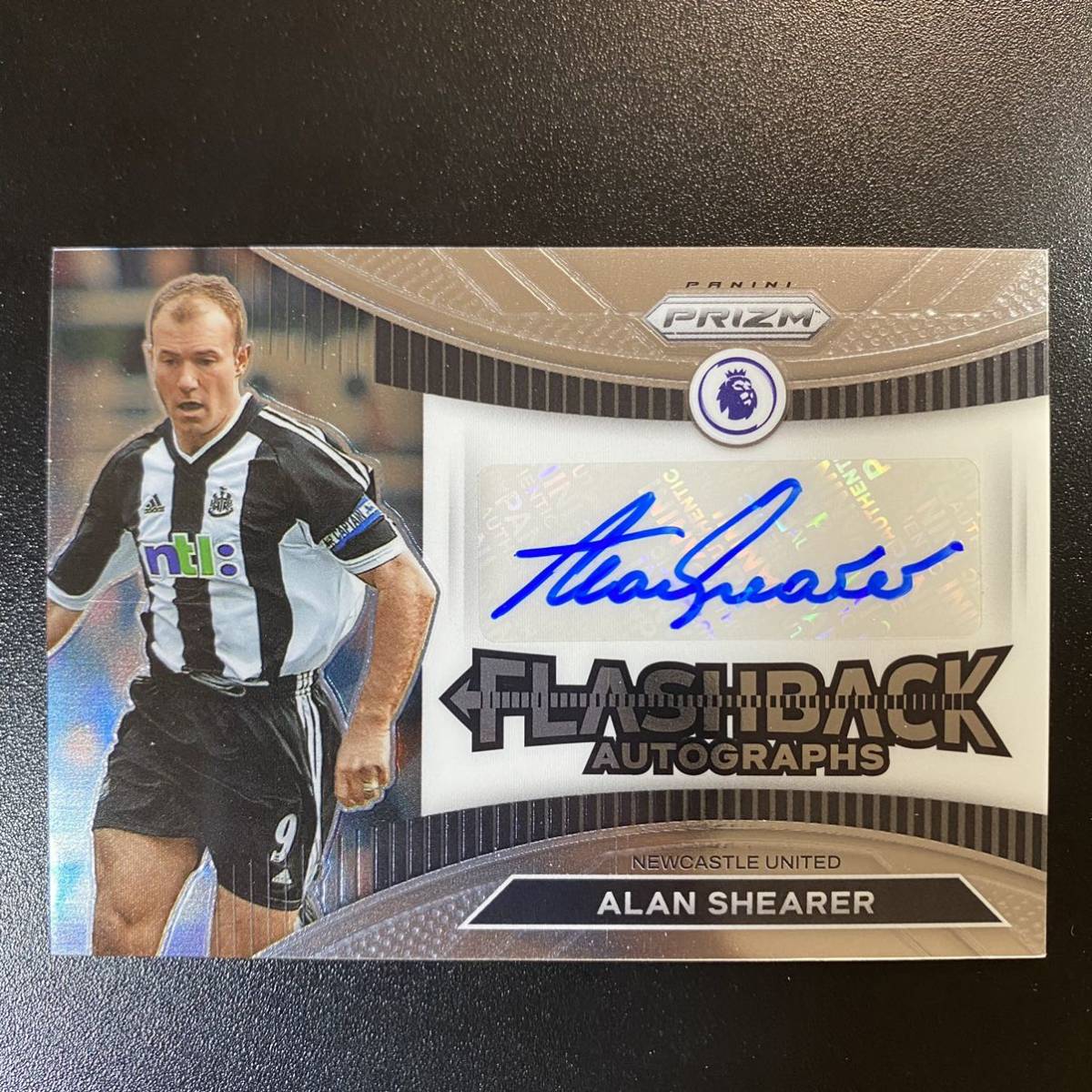 2022-23 Panini Prizm Premier League Flashback Autograph Alan Shearer 直筆サインカード アラン・シアラー Newcastle United_画像1