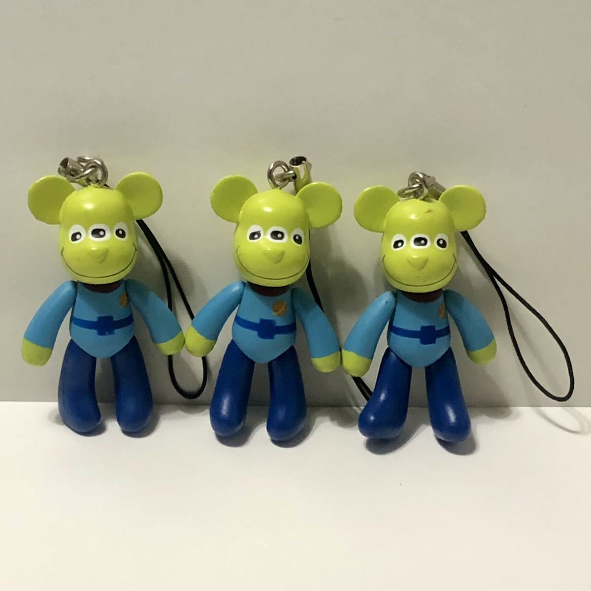 ベアブリック風 非売品 リトルグリーンメン ストラップ 3個 ベアブリック風 非売品 リトルグリーンメン ストラップ 3個