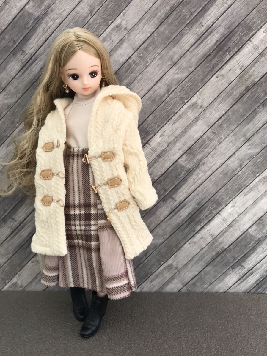 ＊Soran＊ リカちゃん　お洋服セット　ハンドメイド　アウトフィット　ニットダッフルコート　マーメイドスカート　トップス　バッグ_画像3