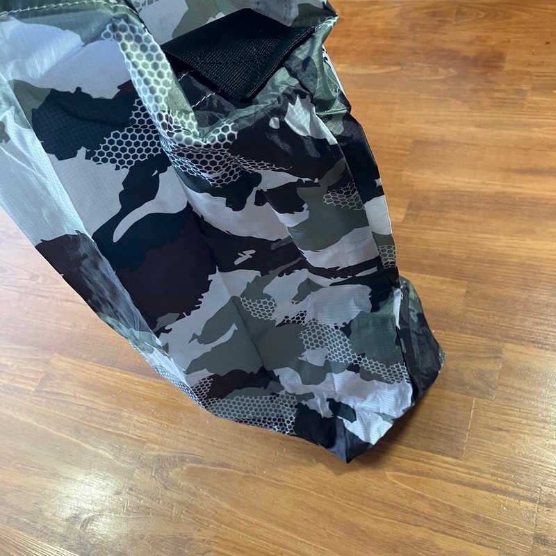 【送料無料／新品】OAKLEY オークリー　エッセンシャル サブ トート Essential Sub Tote　パッカブルバッグ/ショルダー/手提げ/エコバッグ