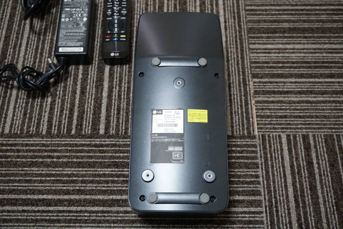 LG Electronics 超短焦点プロジェクター PF1000UG 中古_画像8