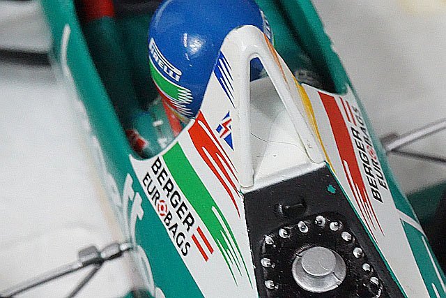 ミニチャンプス PMA 1/18 ベネトン BENETTON BMW B186 G.ベルガー 1986 #20 181860020_画像3