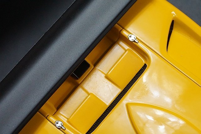 AUTOart オートアート 1/18 Lamborghini ランボルギーニ Diablo ディアブロ GTR 2001 イエロー ※パーツ破損有り 74521_画像3