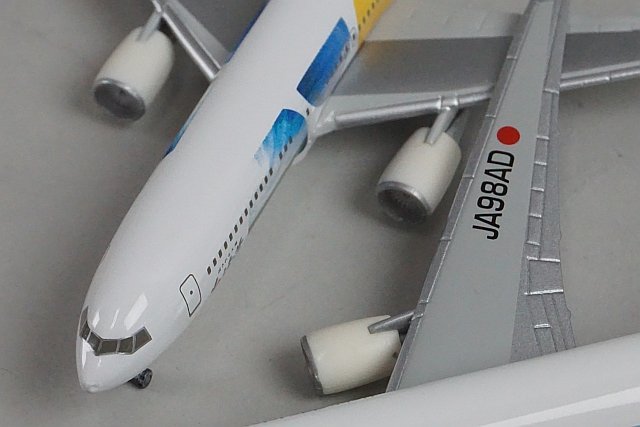 ★ herpa ヘルパ 1/500 B767-200 AIR DO 北海道国際航空 JA8251 / B767-300ER JA01HD / B767-300ER JA98AD 3点セット_画像4