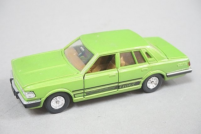 TOMICA トミカ ダンディ 1/43 NISSAN 日産 セドリック 280E ブロアム グリーン 国産車シリーズ 日本製 011_画像1