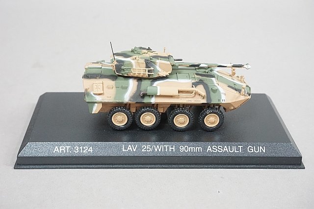 Armour Collection 1/72 LAV 25 / WITH 90mm ASSAULT GUN 戦車 ART.3124_画像2