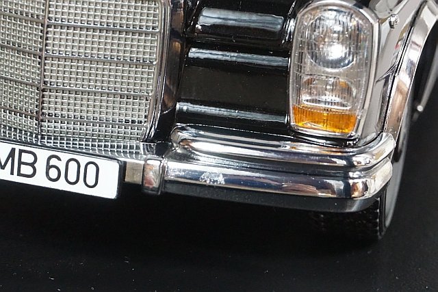 KK scale / KKスケール 1/18 Mercedes Benz メルセデスベンツ 600 SWB (W100) 1963 ブラック KKDC180601_画像4