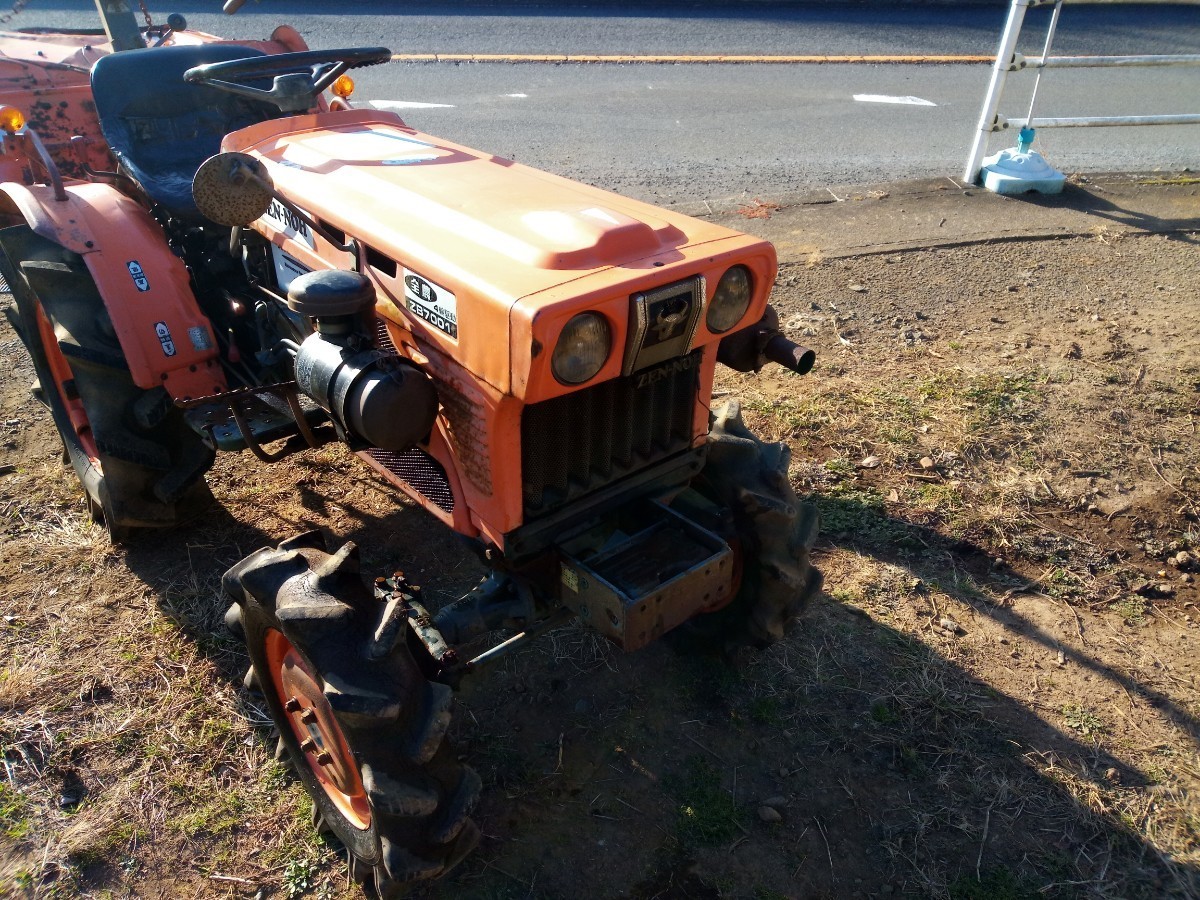 耕運機 クボタ トラクターZB7001 四輪駆動中古です。現在農作業で稼動　引き取り限定_画像4
