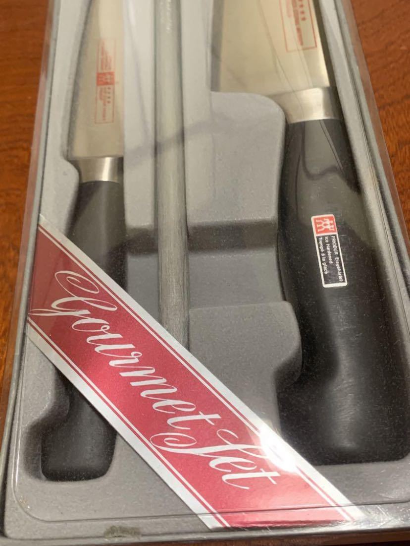 ZWILLING J.A HENCKELS 4つ星ナイフセット。牛刀包丁-ペティナイフ-31071-包丁研ぎ　3点セット新品 和包丁　出刃包丁牛刃包丁_画像2