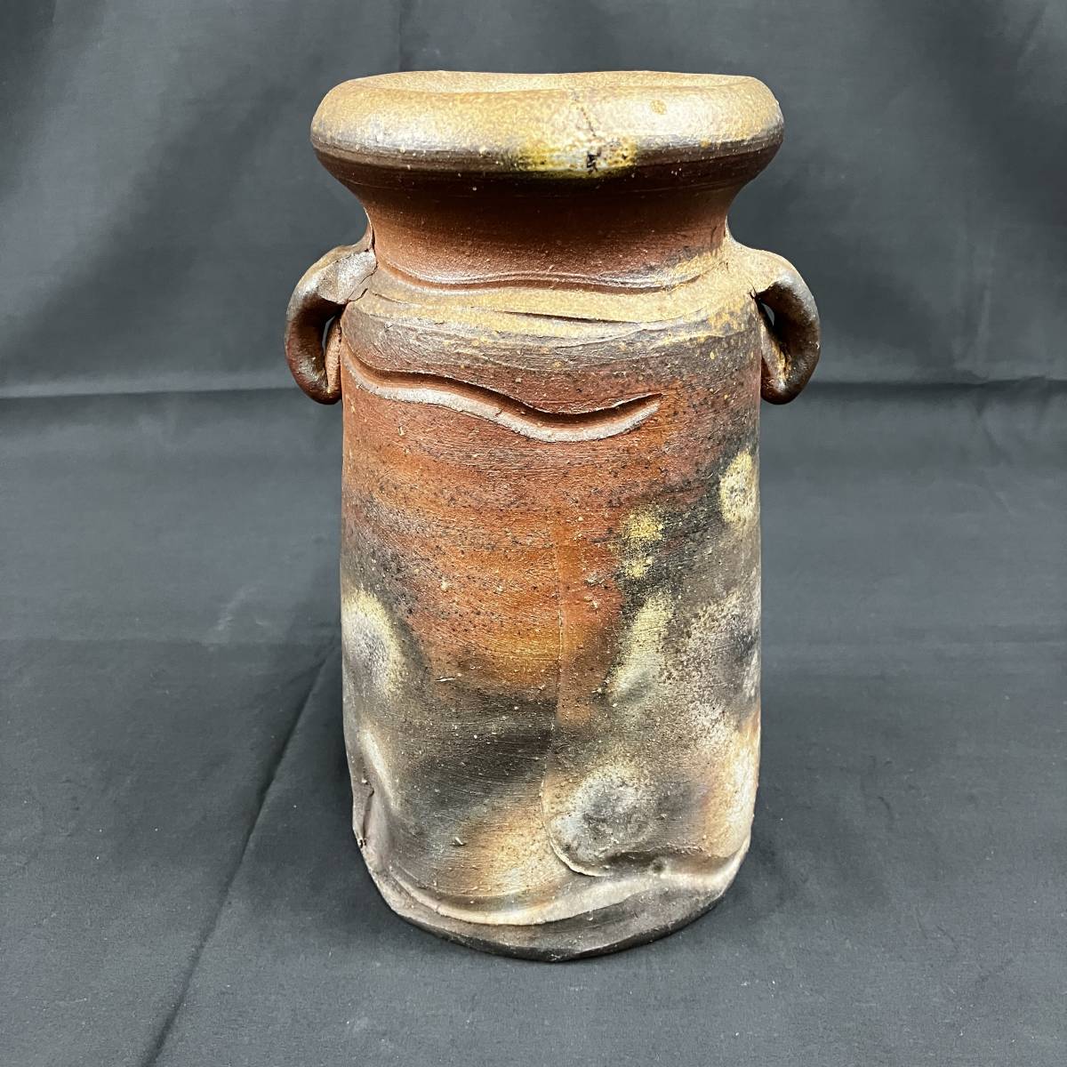 人間国宝 伊勢崎淳 備前 扁壺(花入) - 工芸品 人間国宝 伊勢崎淳 備前 扁壺(花入) - 工芸品