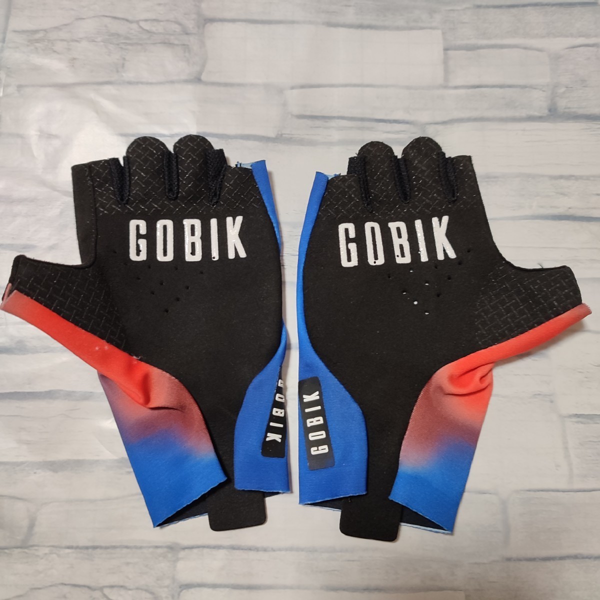 支給品　エアログローブ　FDJ　手袋　GOBIK サイクルジャージ　ロードバイク　自転車　XS　RIVAL GLOVE PRO TEAM AERO-RIVAL UNISEX FDJ_画像2