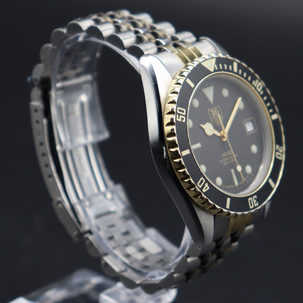 TAG HEUER タグホイヤー プロフェッショナル 1000 クォーツ 200M防水 980.020N 黒 コンビカラー デイト スイス製 純正ブレス メンズ腕時計_画像4