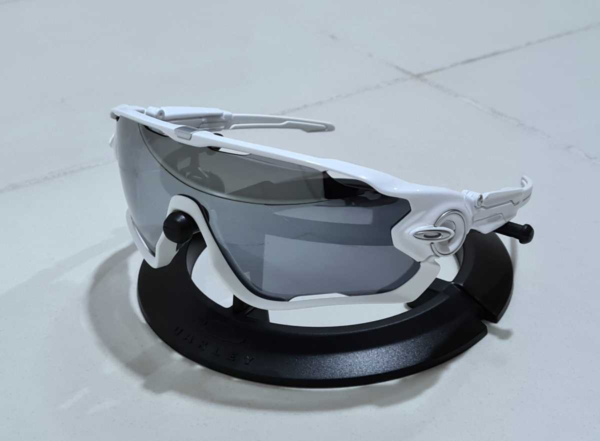 新品 偏光レンズ OAKLEY JAWBREAKER オークリー ジョウブレイカー Silver Iridium Polarized シルバー イリジウム ポラライズド サングラス_画像3