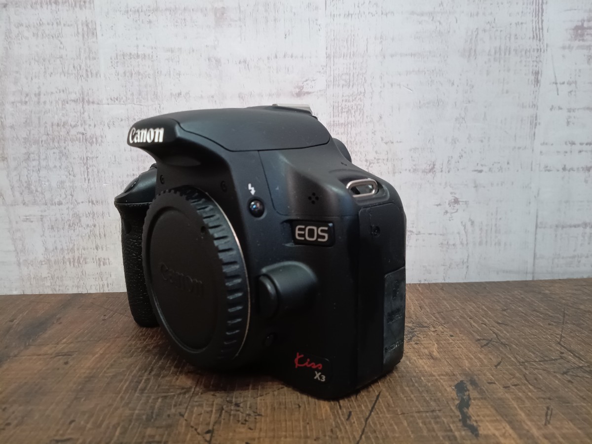 Canon　キャノン　EOS Kiss X3 ボディ　DS126231 デジカメ　デジタルカメラ　デジタル一眼　キヤノン　カメラ　ジャンク_画像3