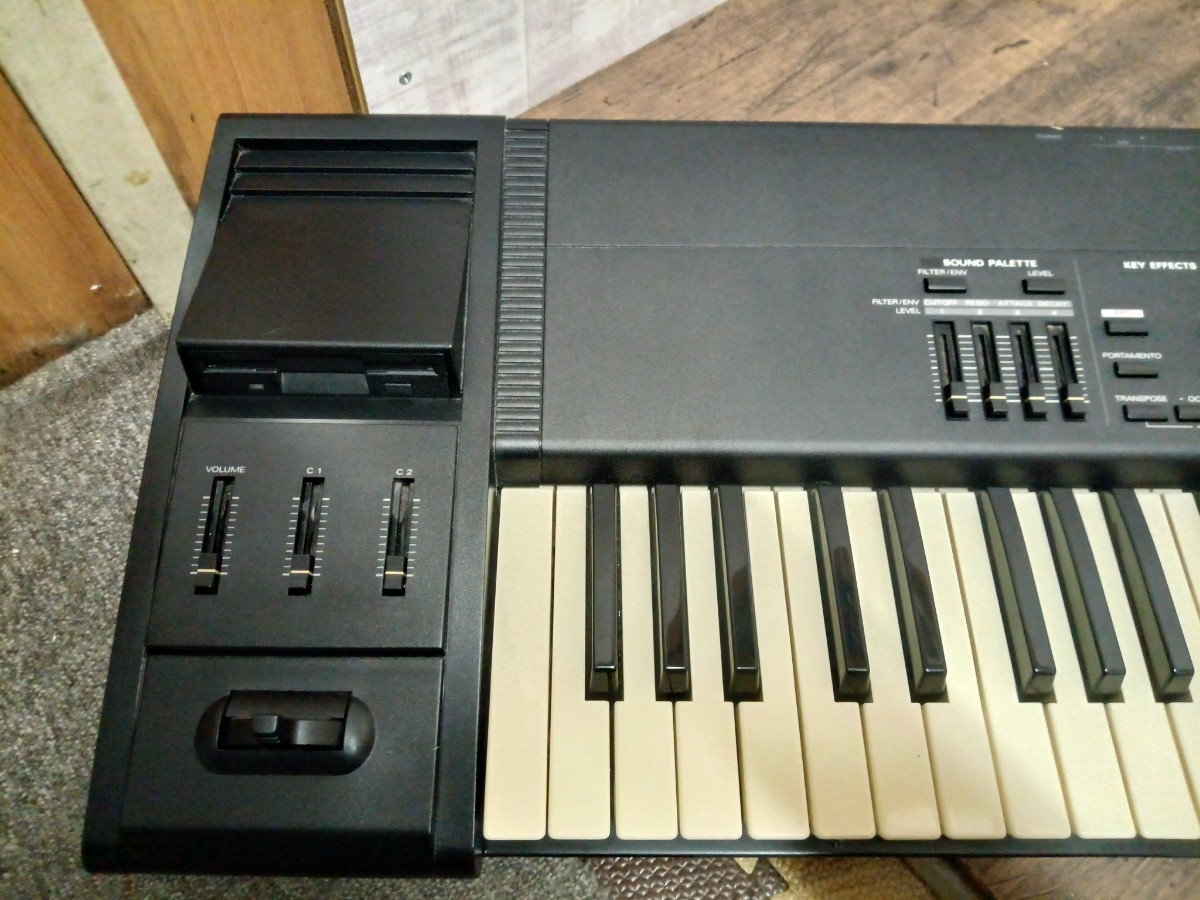 必見!!　Roland　ローランド　XP-80 シンセサイザー　MIDI キーボード　ピアノ　音響機材　楽器　ワークステーション　ジャンク_画像2