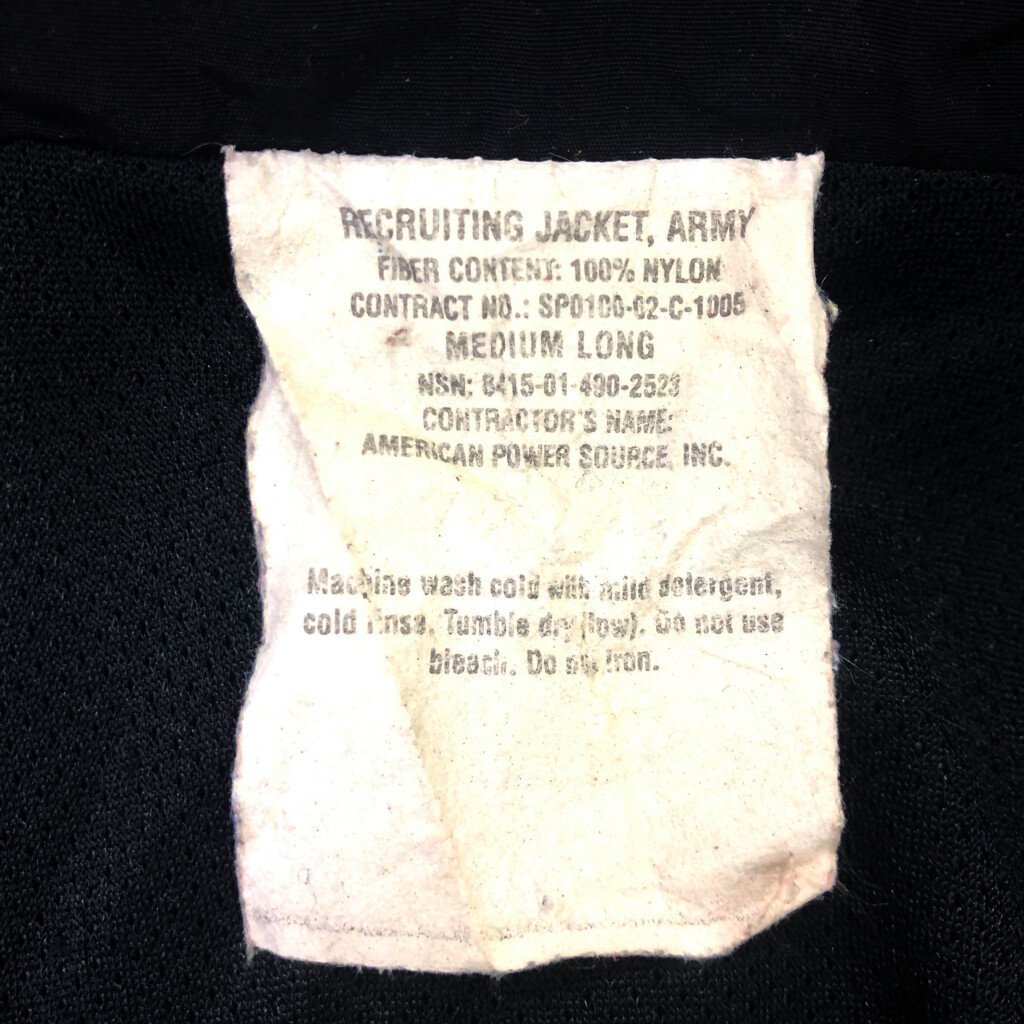 SALE///// 2000年代～ 米軍実物 U.S.ARMY トレーニングジャケット 刺繍 ミリタリー アウター ブラック (メンズ MEDIUM LONG) P4932_画像5