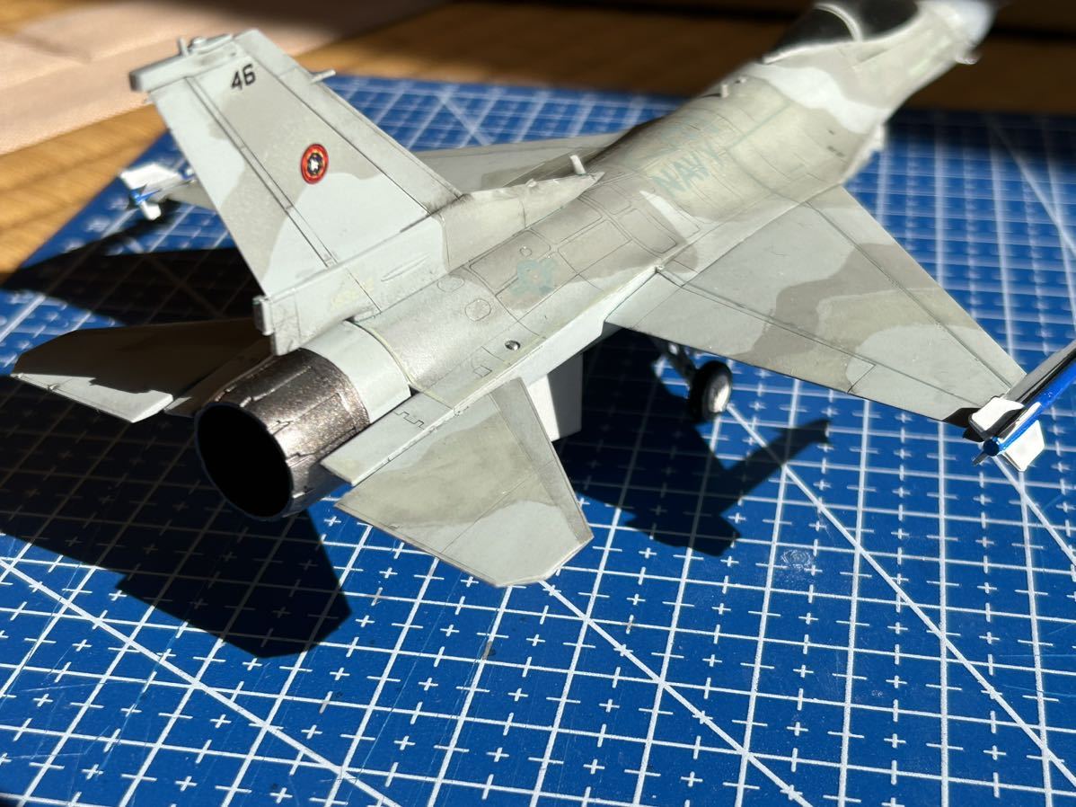 1/72 ハセガワ アメリカ海軍 F-16N トップガン 完成品_画像10