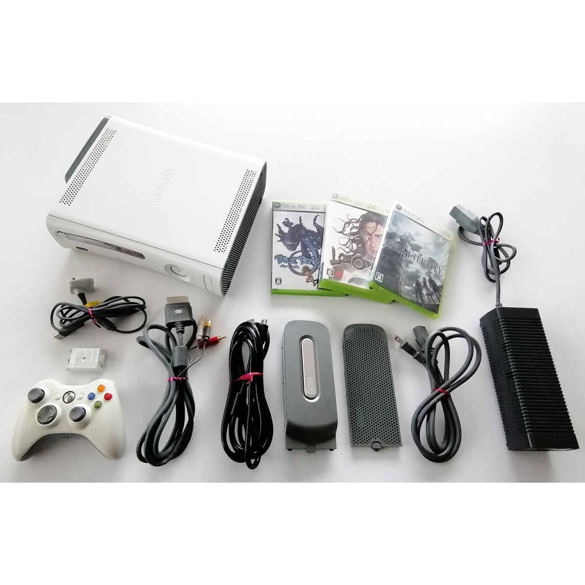 【動作確認済】Xbox360（60GB）本体一式（白）＋ソフト3本、HDD20GB、HDMIケーブル、コントローラーケーブル、予備の電池BOX、HDD無カバー_画像1
