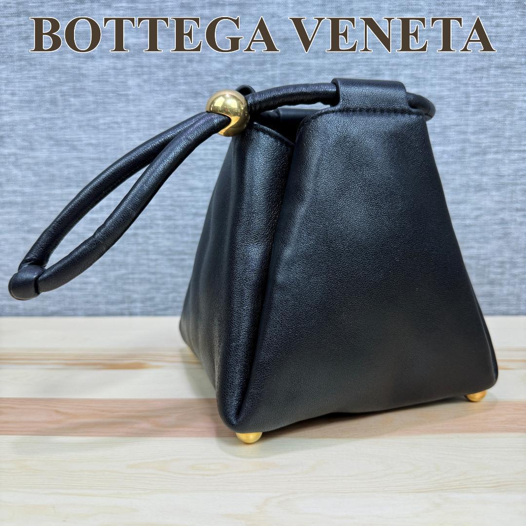 BOTTEGA VENETA ボッテガヴェネタ 巾着 スクエア パフィーポーチ ブラック_画像1
