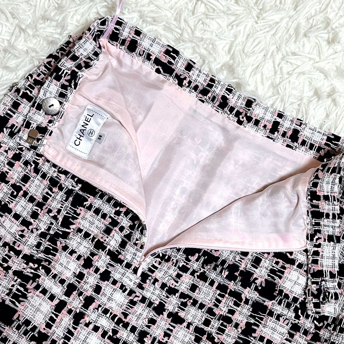 CHANEL シャネル ツイード ひざ丈スカート チェック ココボタン CHANEL シャネル ツイード ひざ丈スカート チェック ココボタン