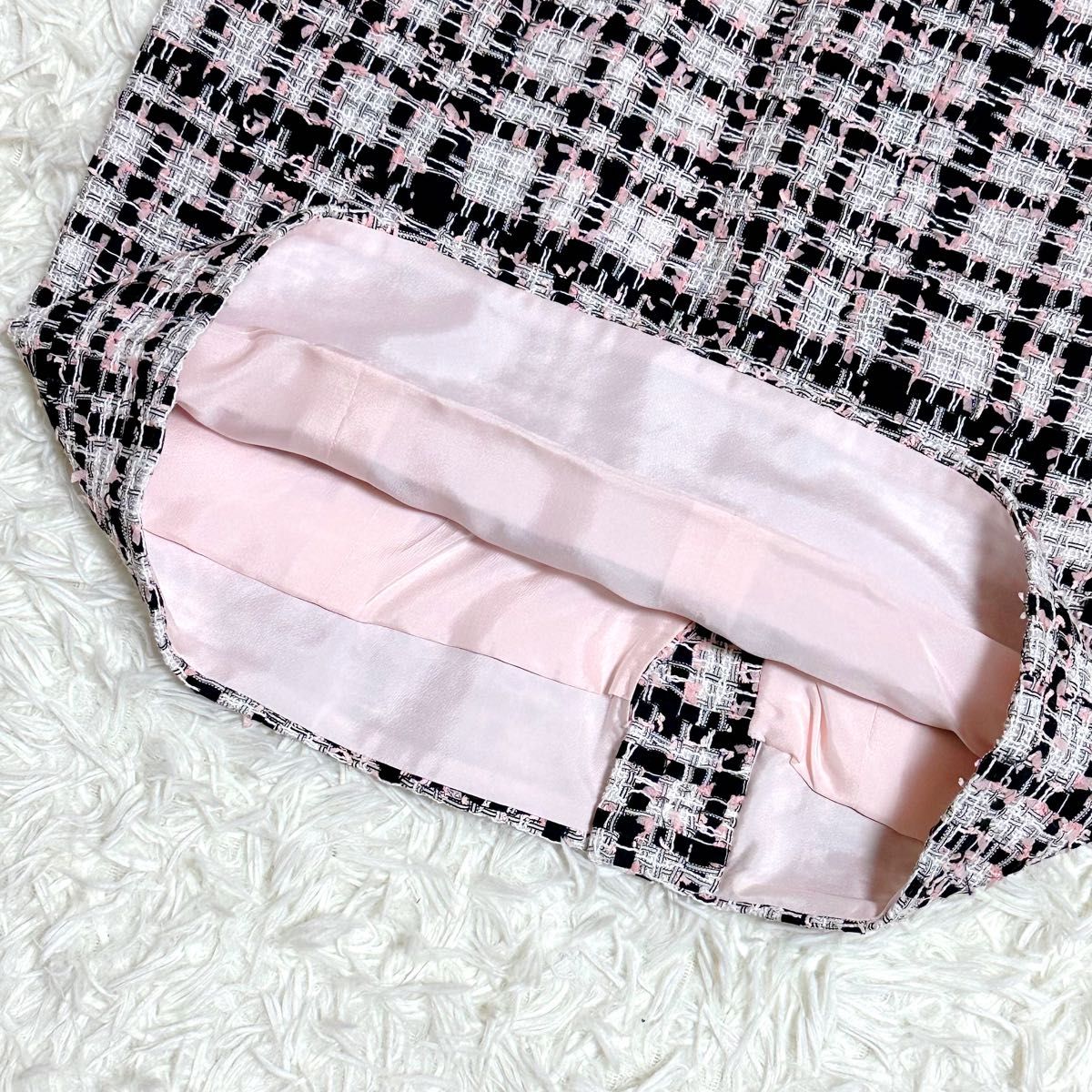 CHANEL シャネル ツイード ひざ丈スカート チェック ココボタン CHANEL シャネル ツイード ひざ丈スカート チェック ココボタン