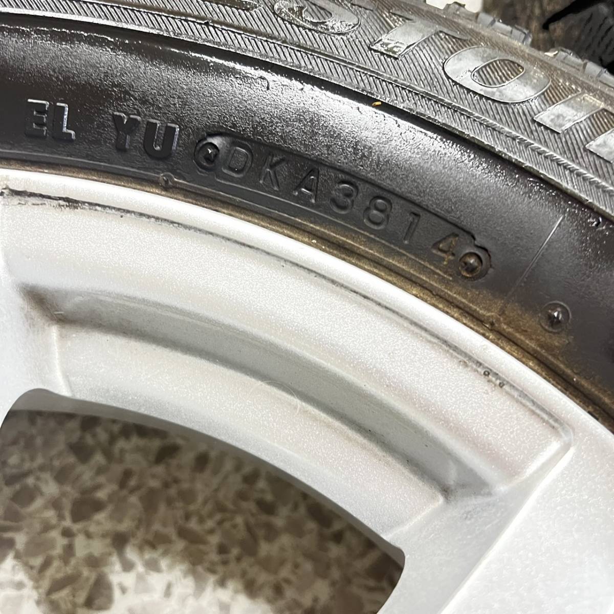 溝あり　ブリヂストン　スタッドレス　4本セット　175/65R15　トヨタ　アクアで使用　BLIZZAK BRX_画像6