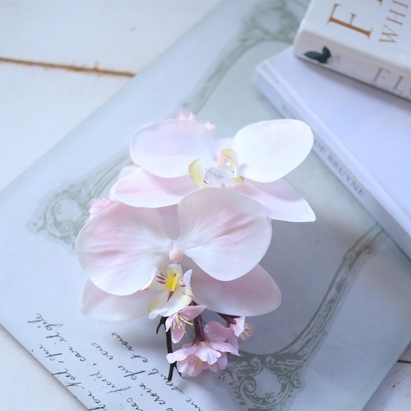 桜色の淡い胡蝶蘭　桜を添えて　コサージュ　入学式　卒業式　謝恩会　288_画像3