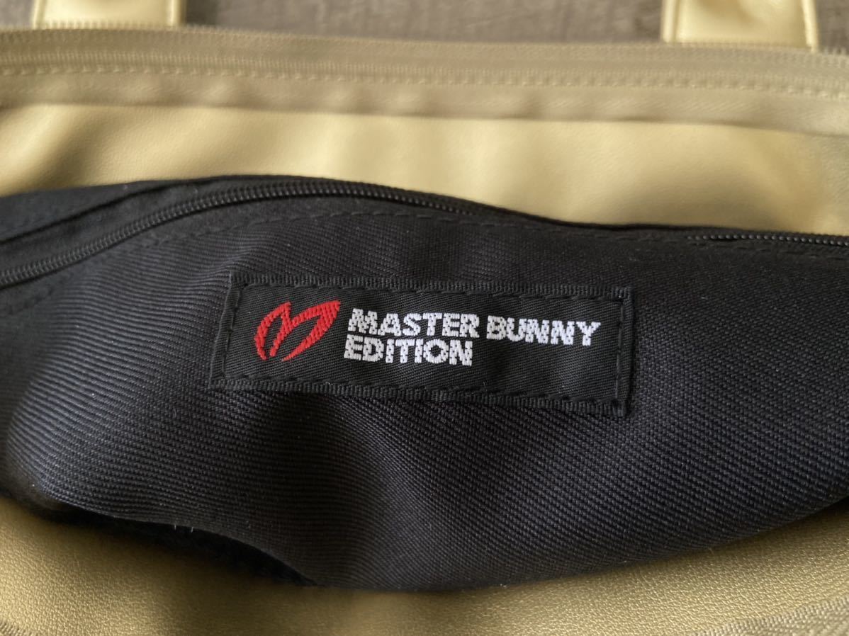 定価11000円 良品 MASTER BUNNY EDITION マスターバニーエディション エンボスロゴ カートバッグ ゴールド 鞄 パーリーゲイツ ユニセックス_画像5