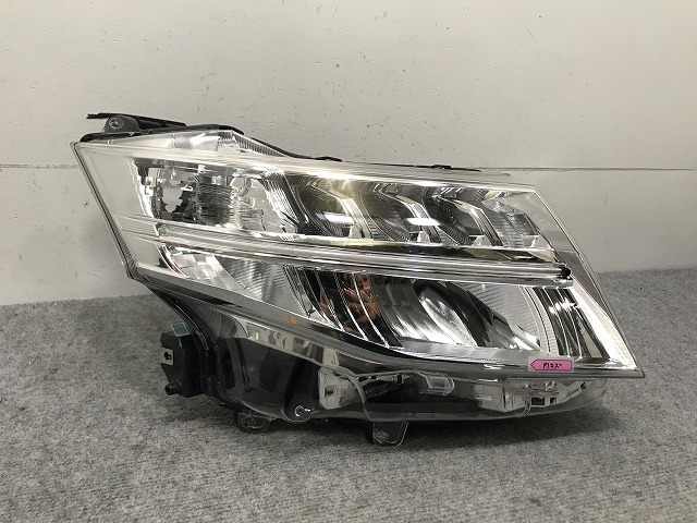 ルーミー/トール/カスタム M900A/M910A/M900S/M910S 純正 前期 右 ヘッドライト LED レベライザー STANLEY W3918 81130-B1220(133888)_画像2