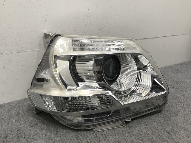 シエンタ ダイス NCP81G/NCP85G 純正 右 ヘッドライト/ランプ キセノン HID レベライザー AFS無 KOITO 52-240 トヨタ(133785)_画像2